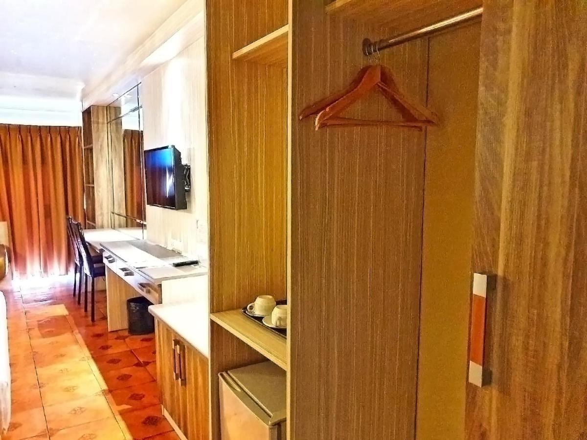 The Montana alojamiento - Sathorn Bangkok Exterior foto